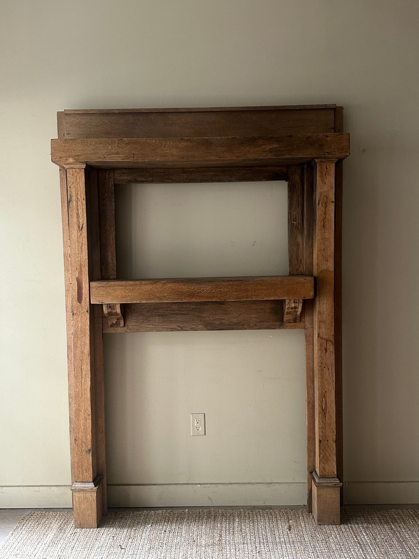 Oak mantle