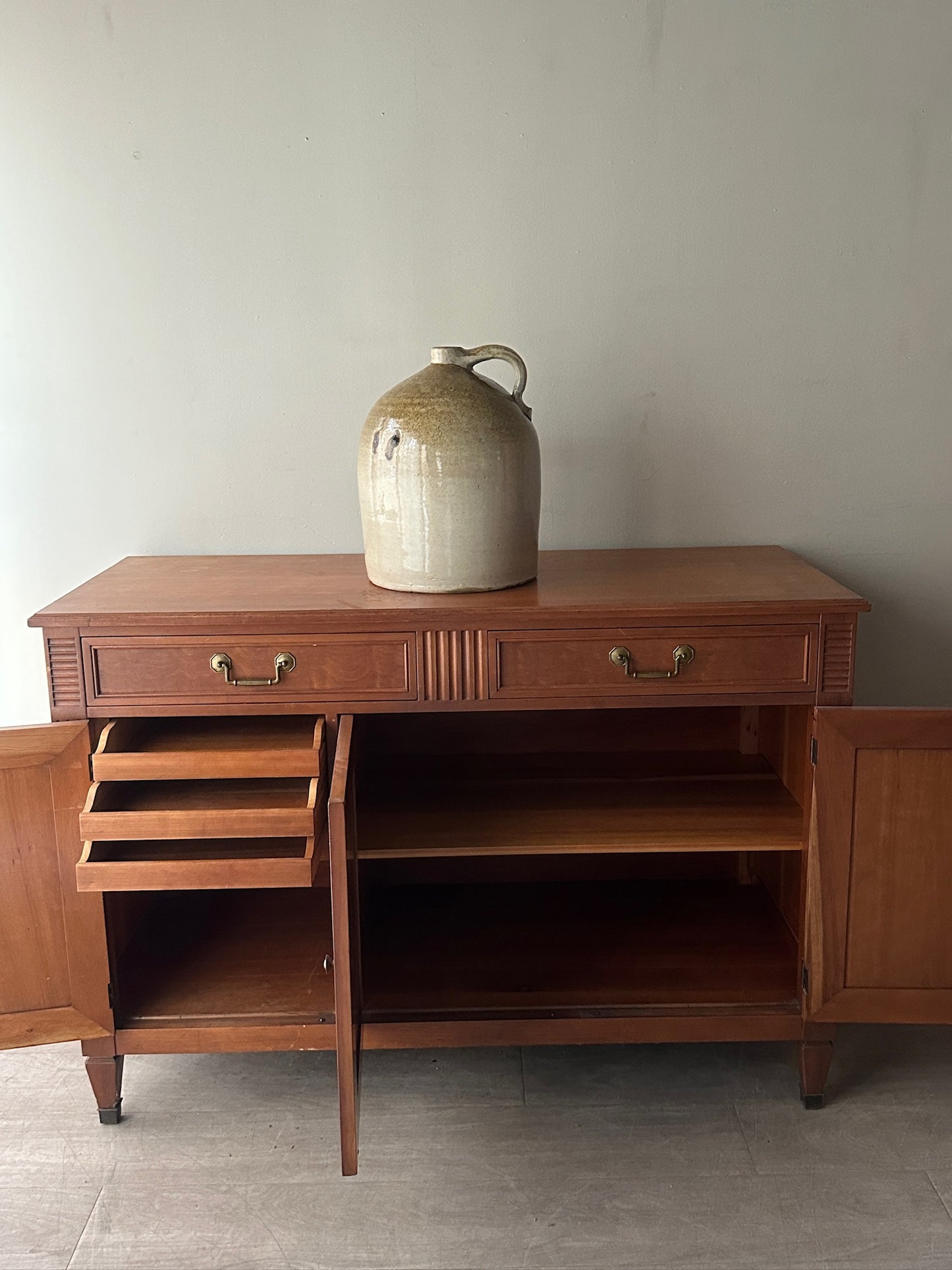 Kindel directoire style cherry server