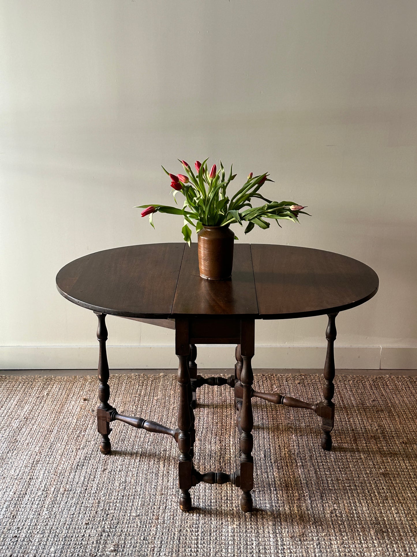 Gateleg dining table