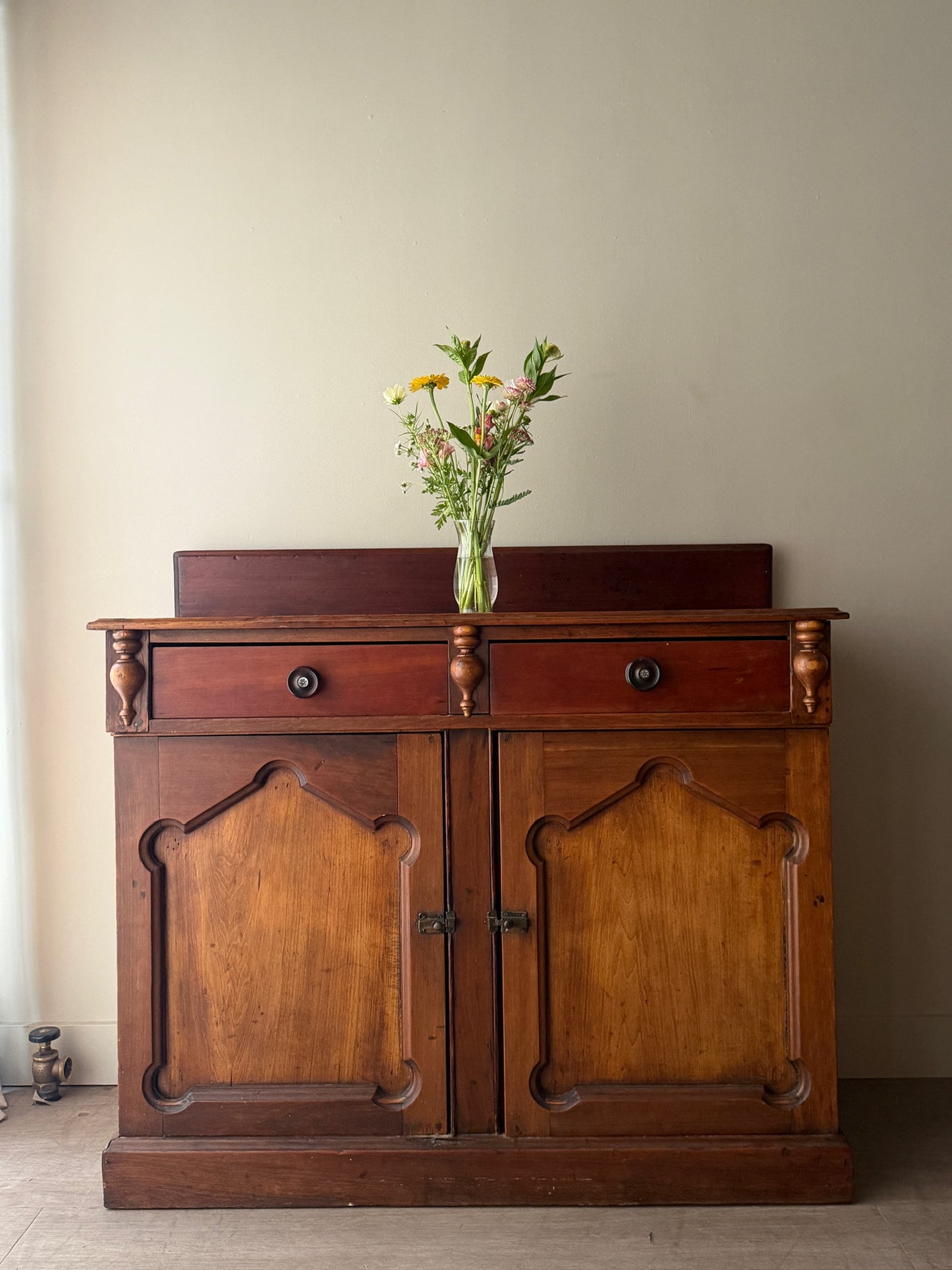 Victorian mixed woods server