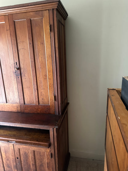 Pine step back hutch