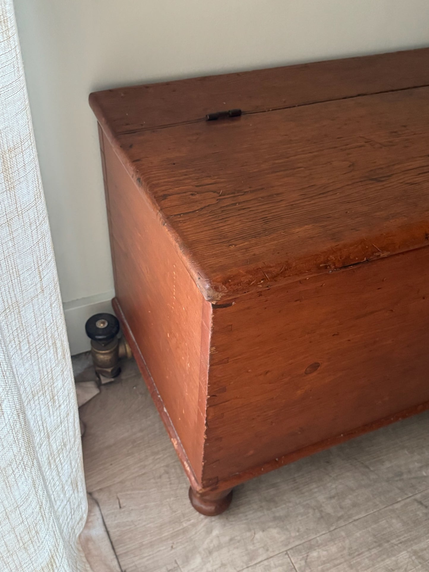 Pennsylvania Sheraton pine chest