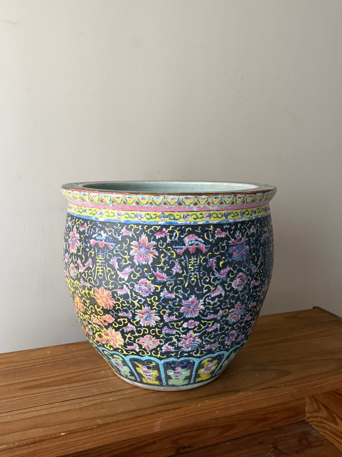 Large ceramic pot