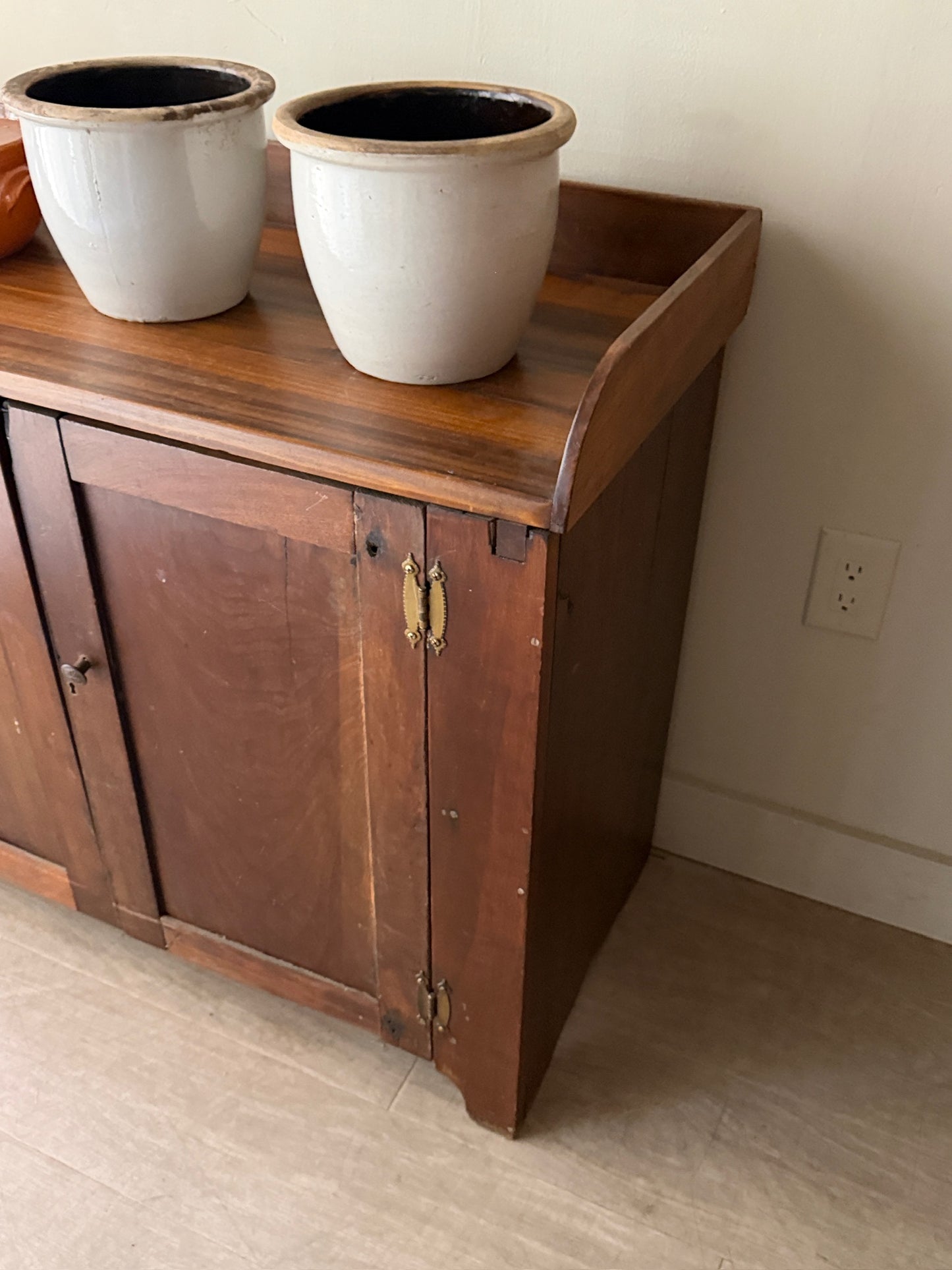 Pine dry sink