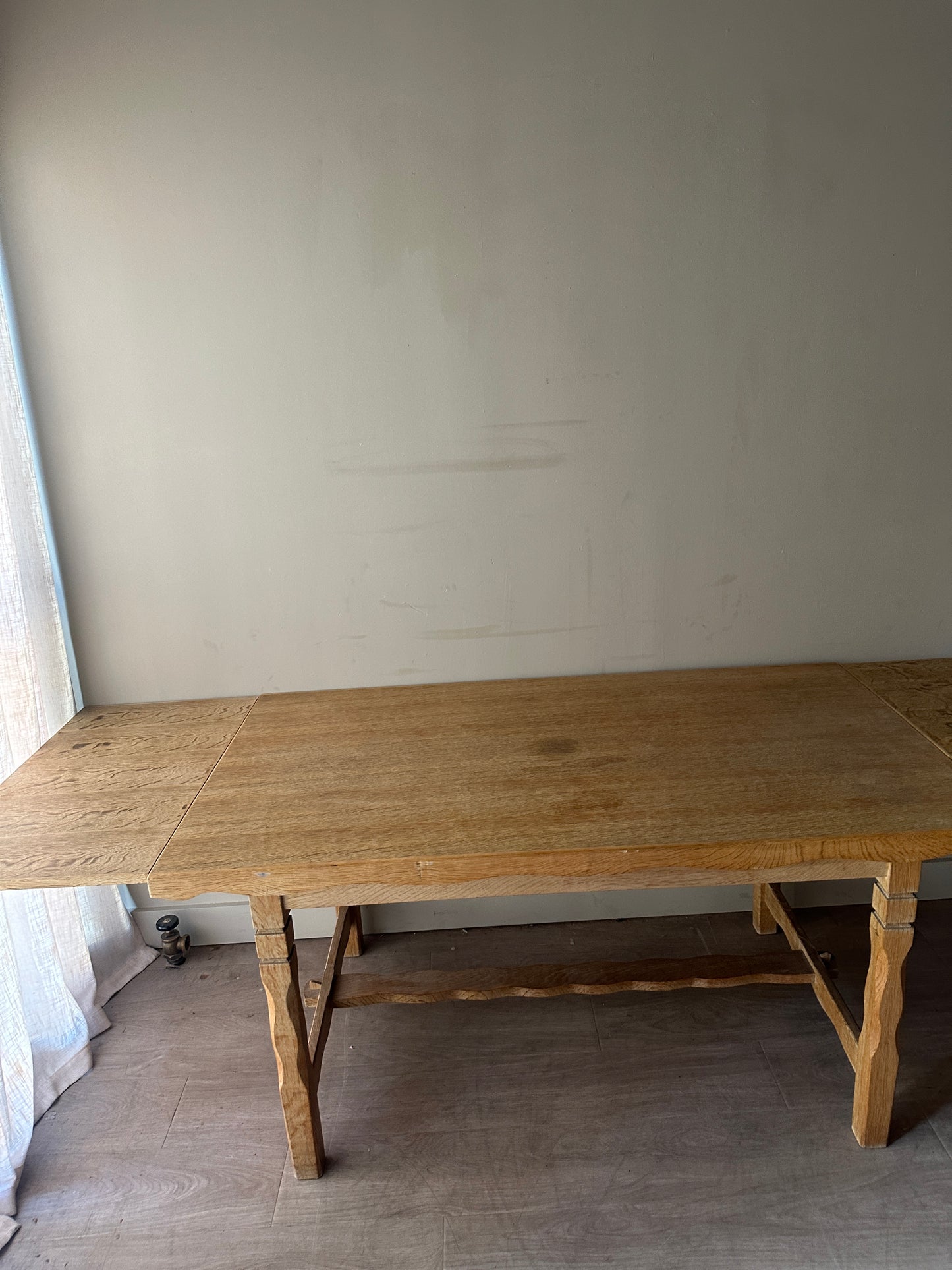 Pine dining table with extensions