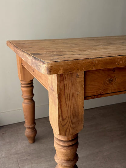 Gustavian pine dining table