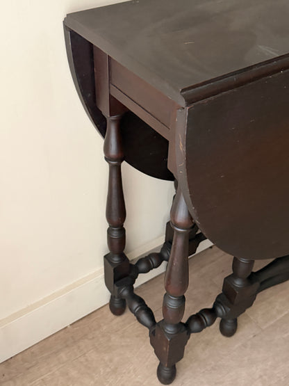 Oak gate leg table