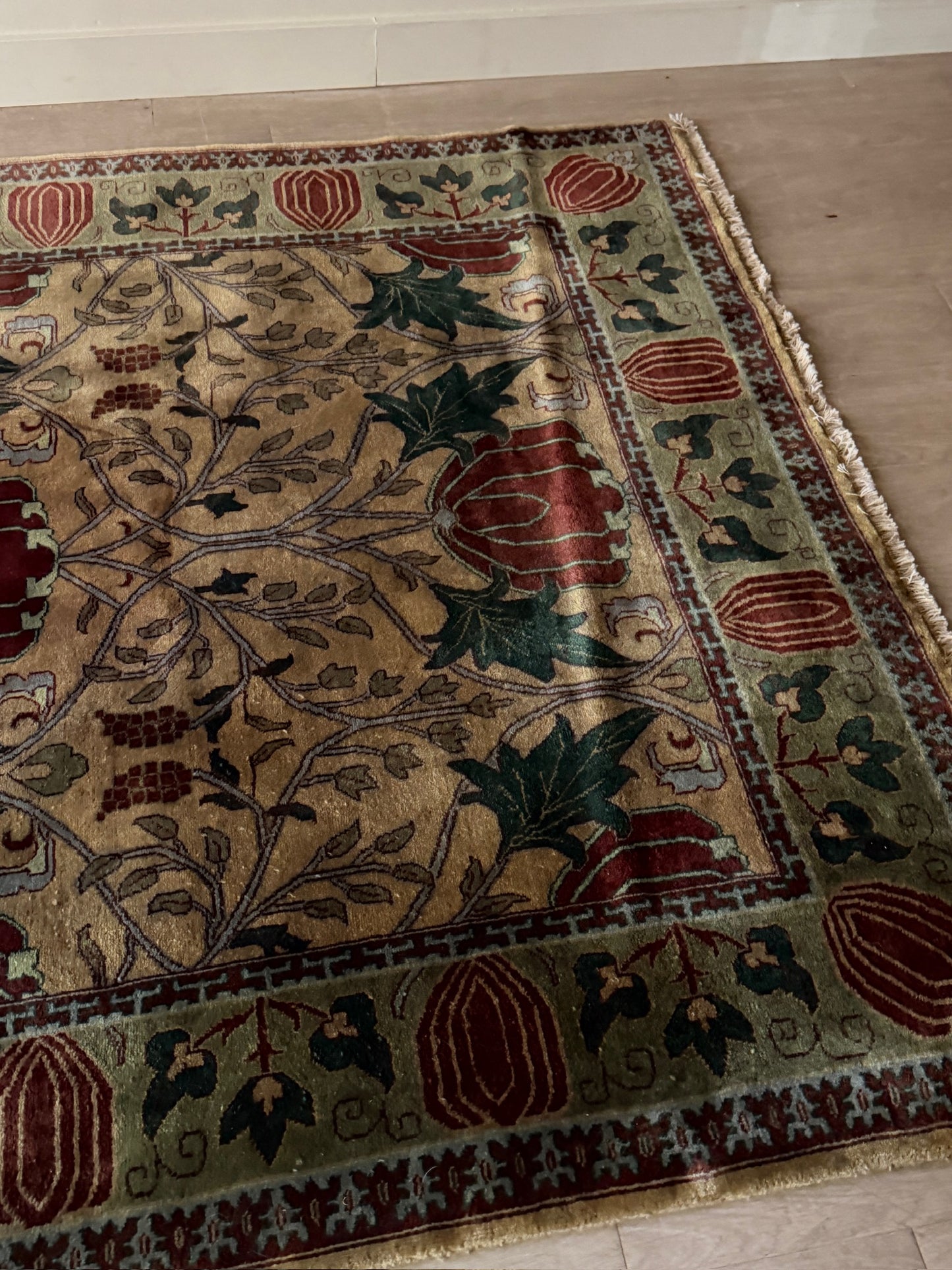 Northern Indian Arts & Crafts rug