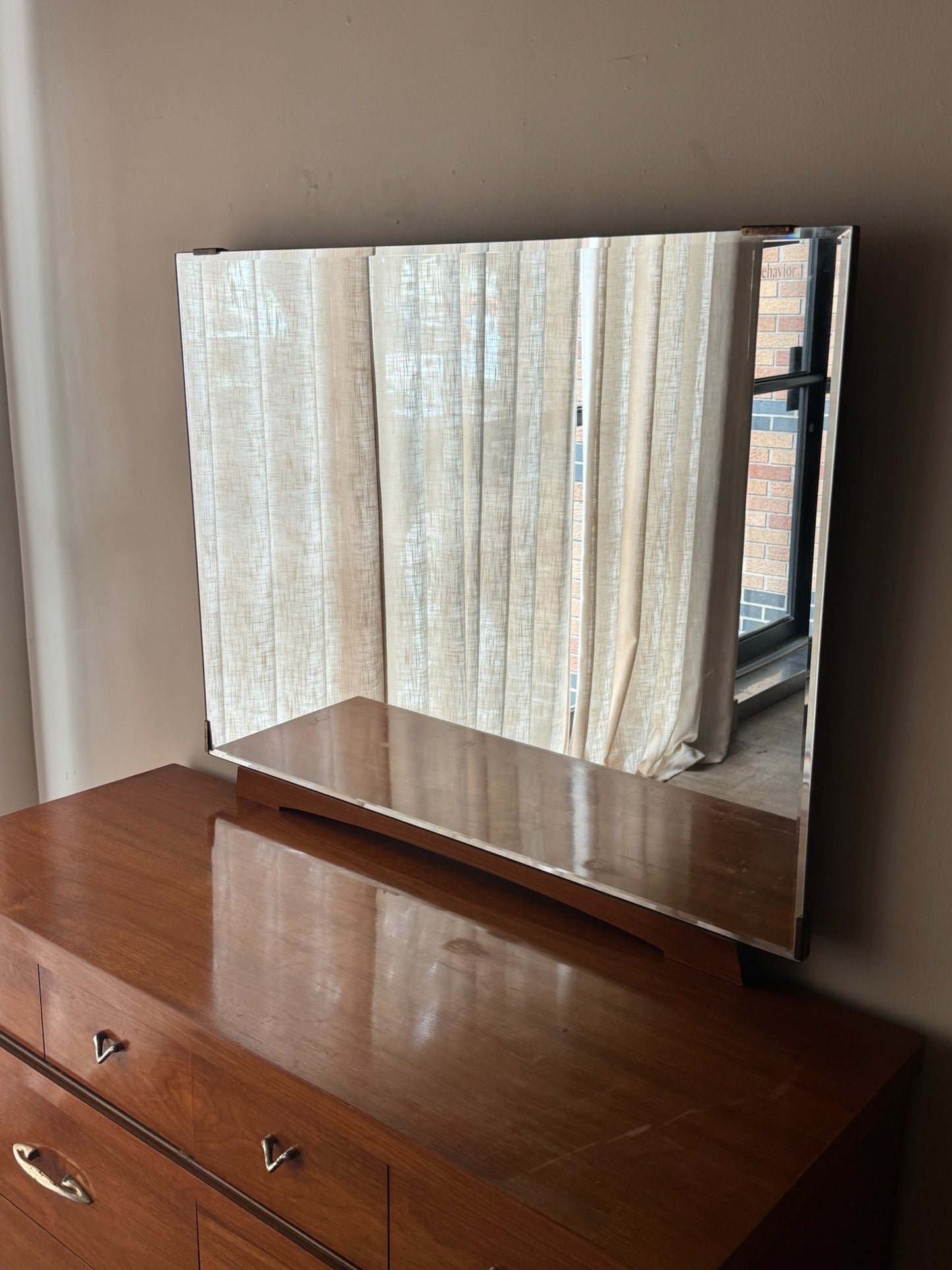 Walnut 6 drawer dresser with mirror