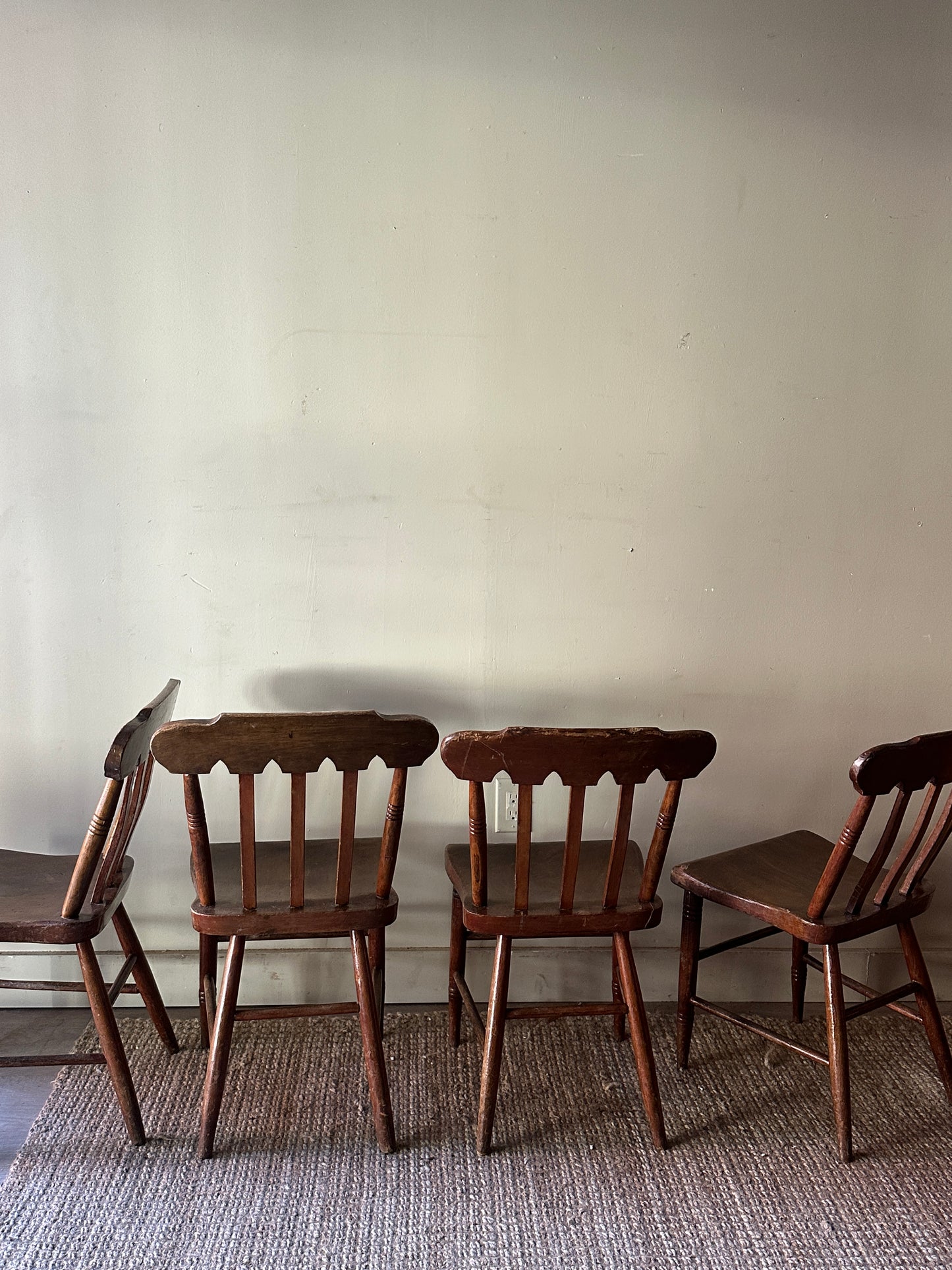 4 Pine scalloped dining chairs. (Set of 2)