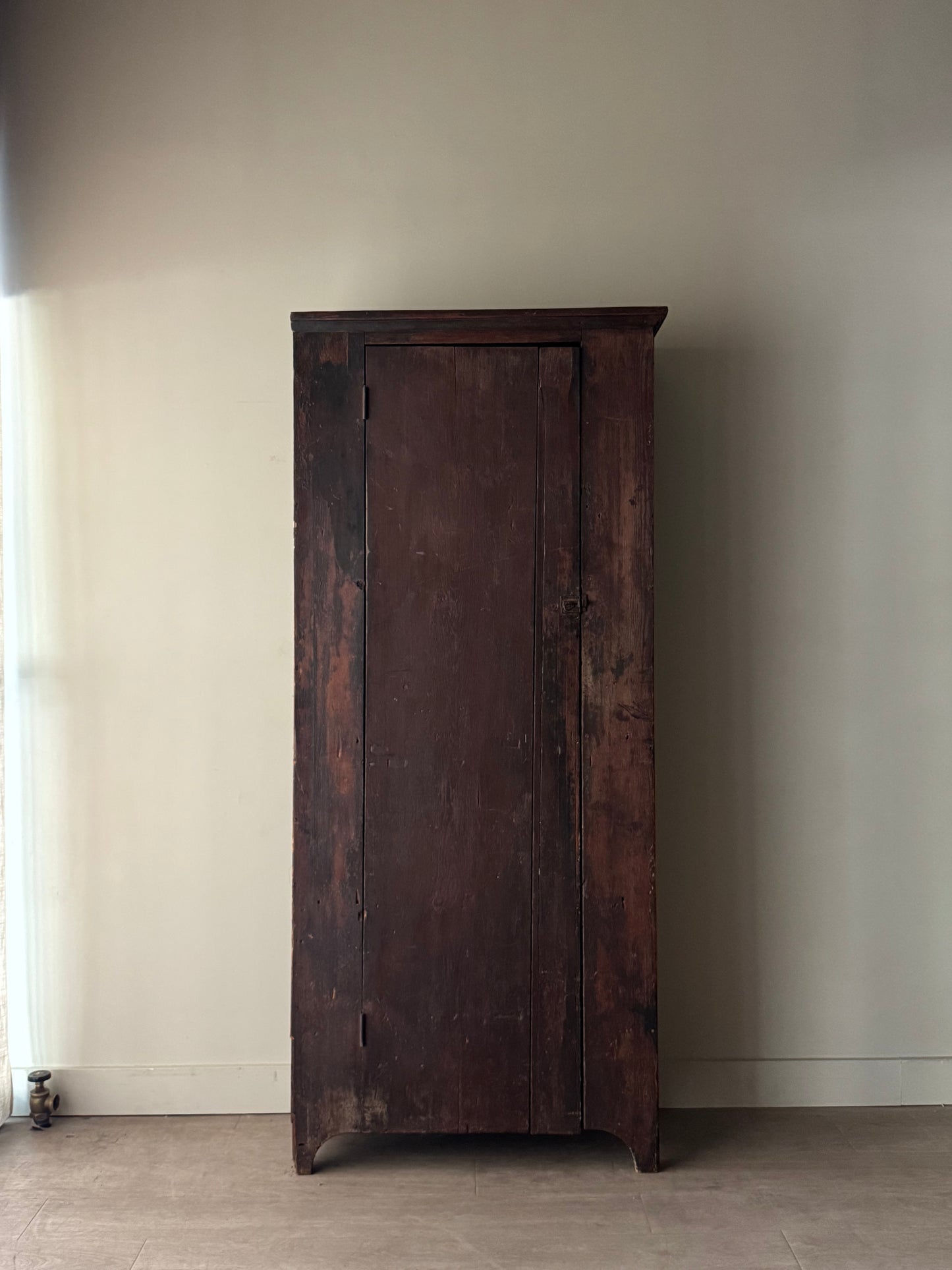 Pennsylvania Federal painted pine cupboard