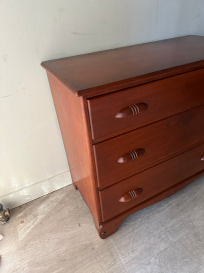 Maple dresser 3 drawers