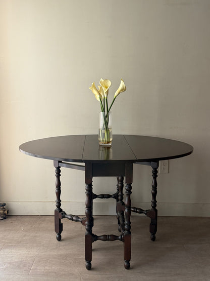 Mahogany William and Mary gate leg table
