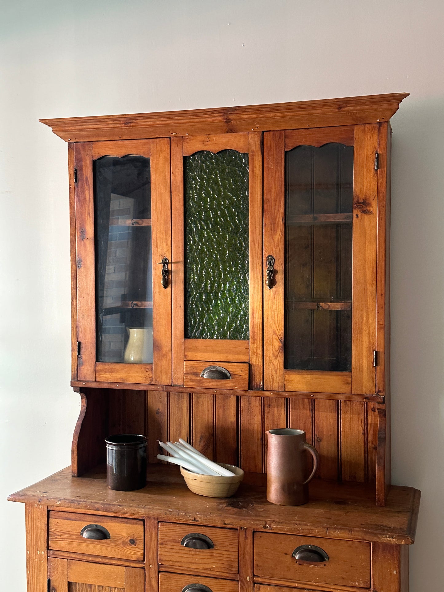 Pine hutch