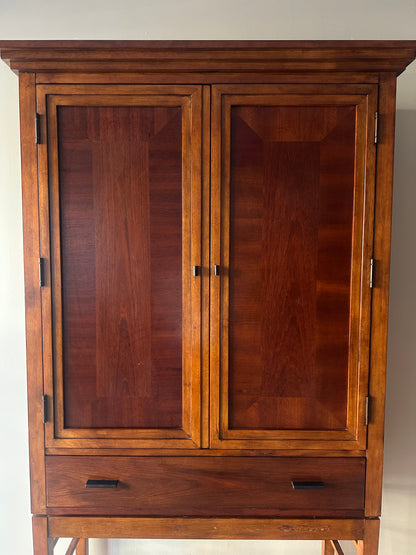 Pine bar hutch