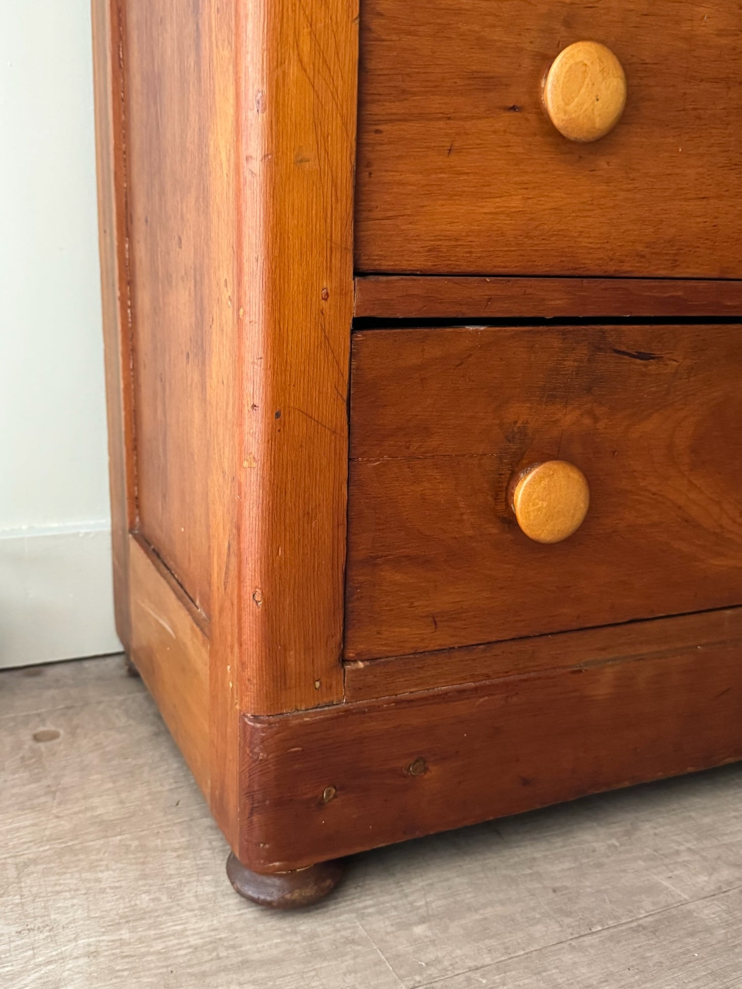 Pine 3 drawer dresser