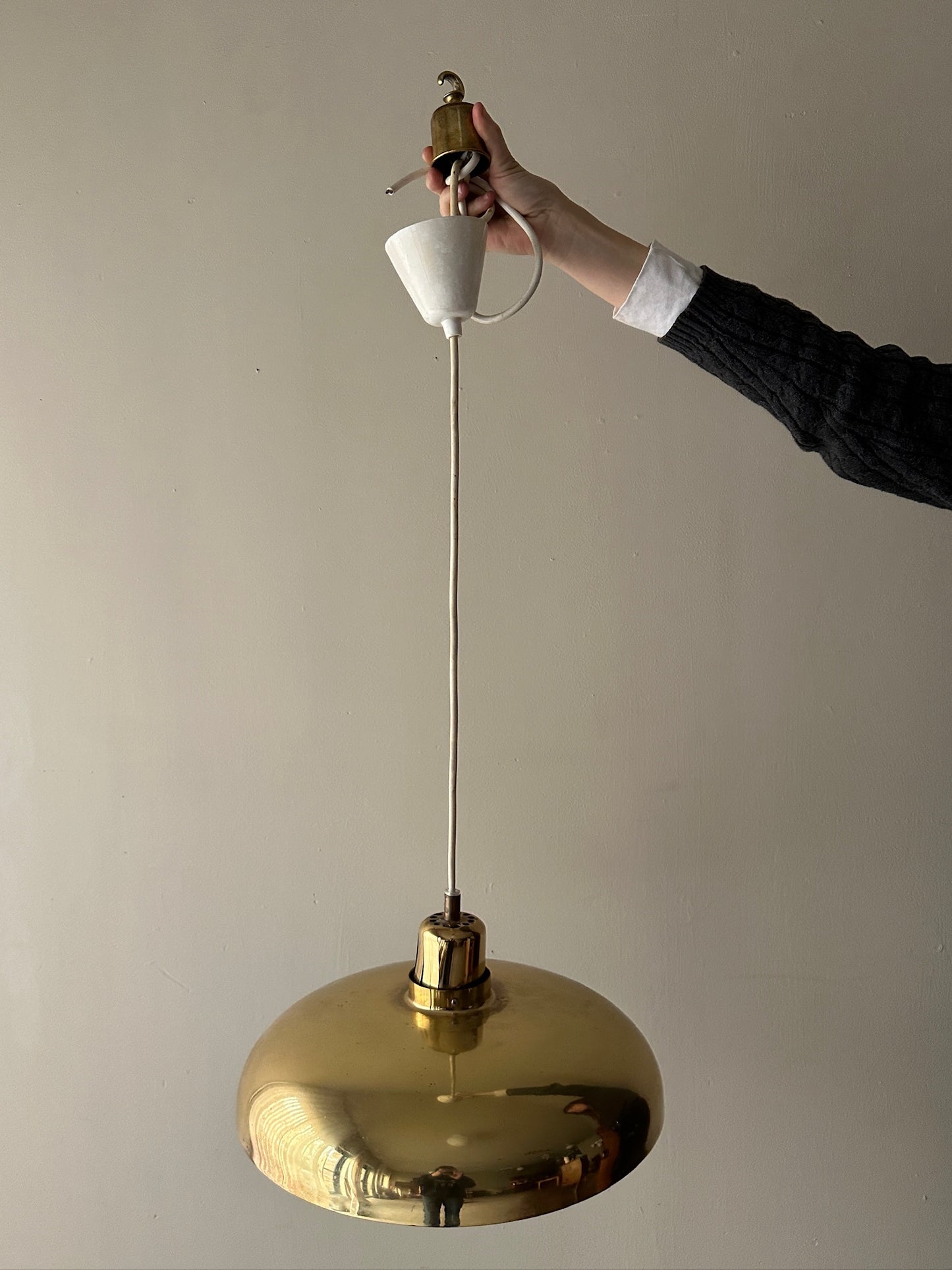 Jakobsson brass pendant light