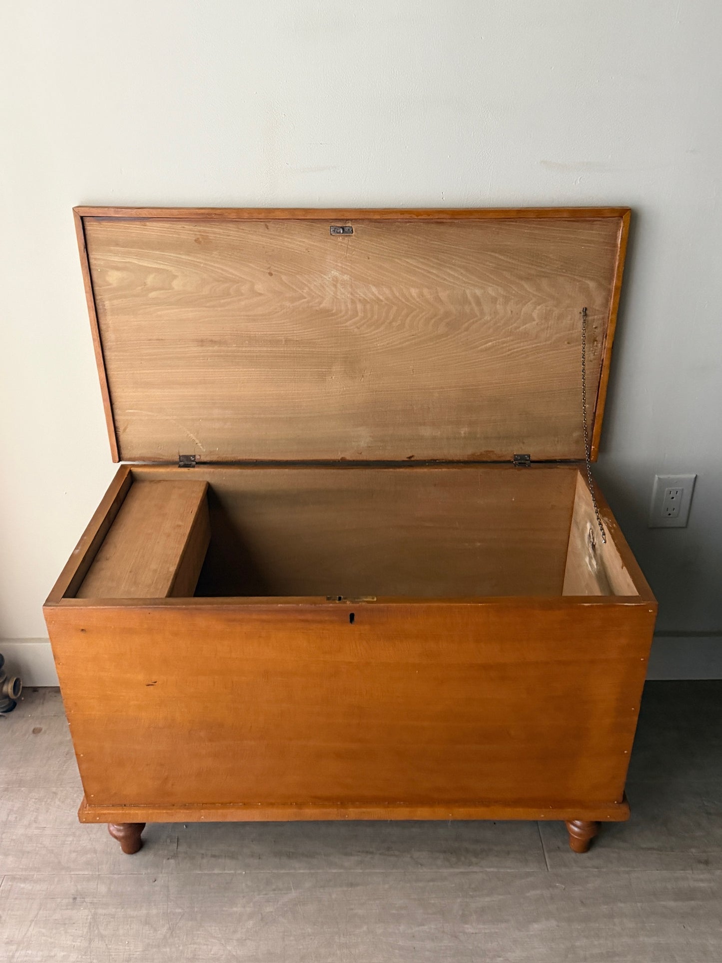 Pennsylvania Sheraton poplar chest