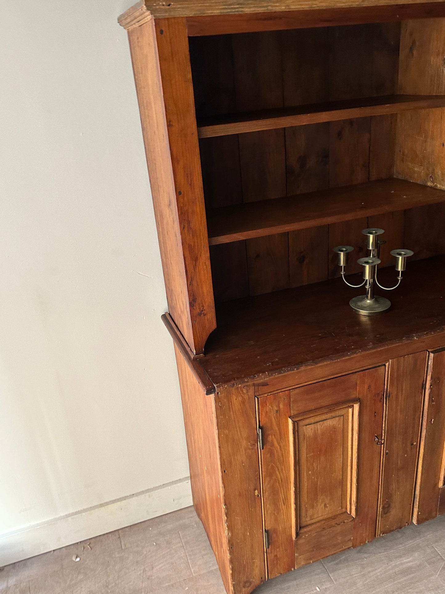 Pine hutch