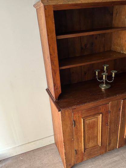 Pine hutch