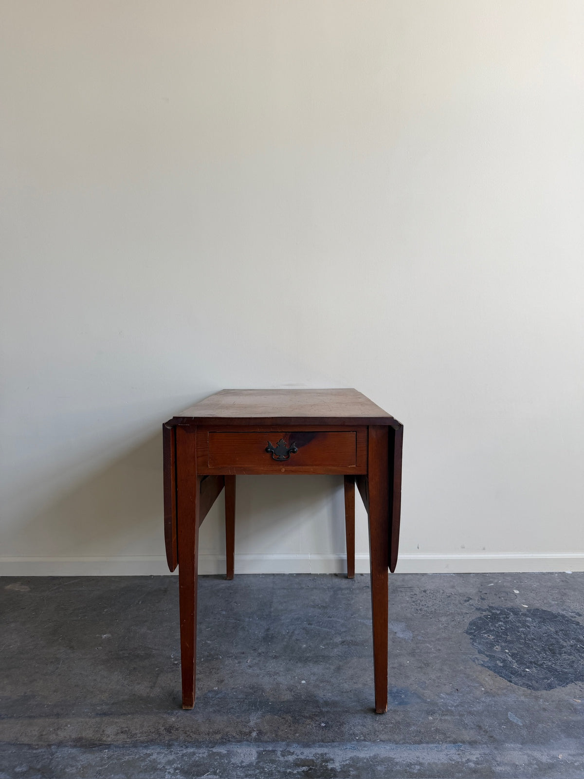 Pine drop leaf table with drawer