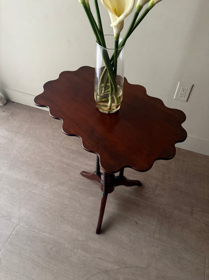 Victorian walnut tilt top side table