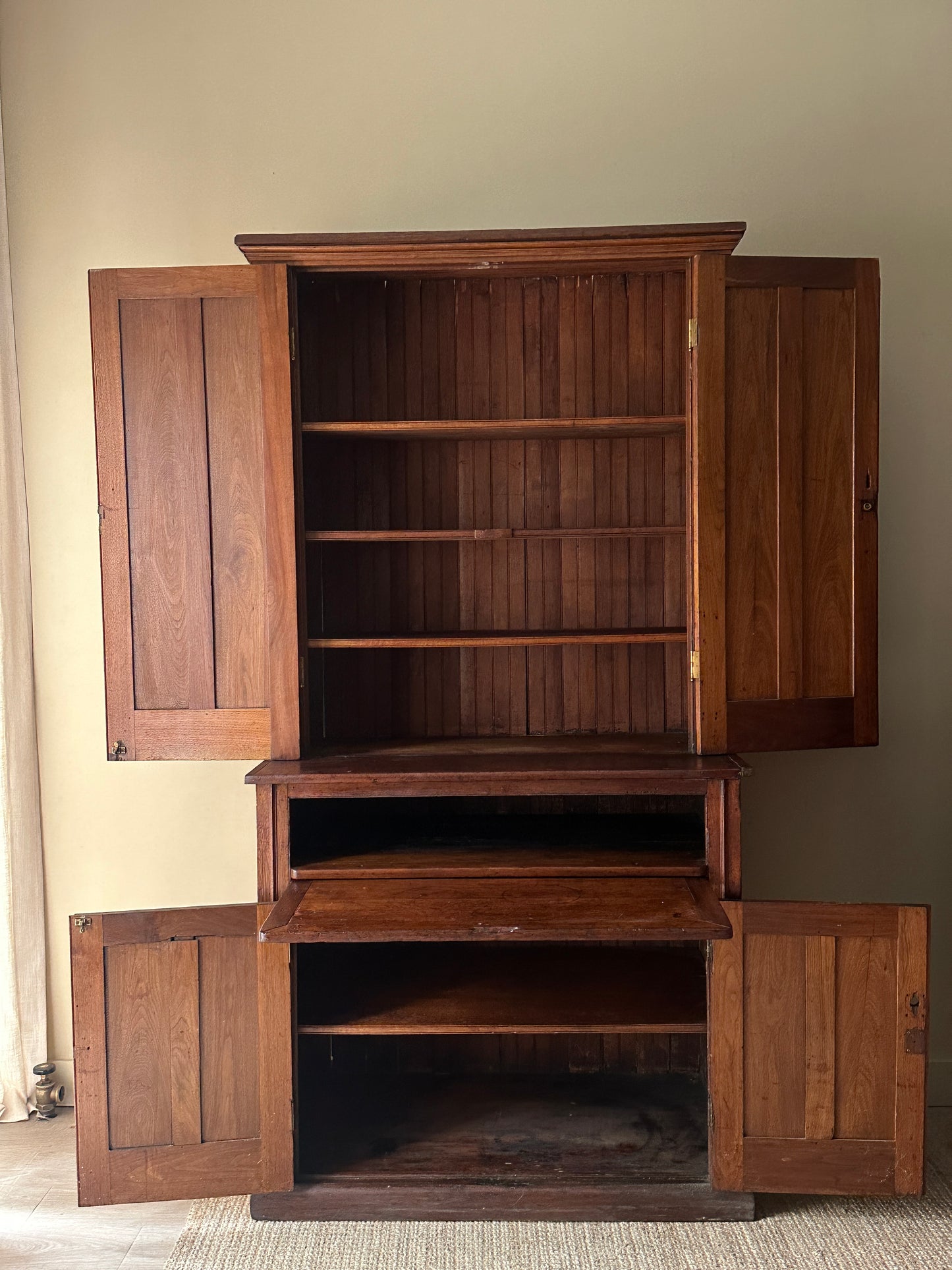 Pine step back hutch