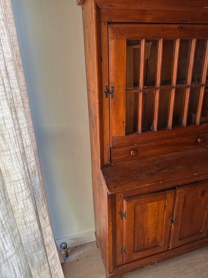 Pine hutch