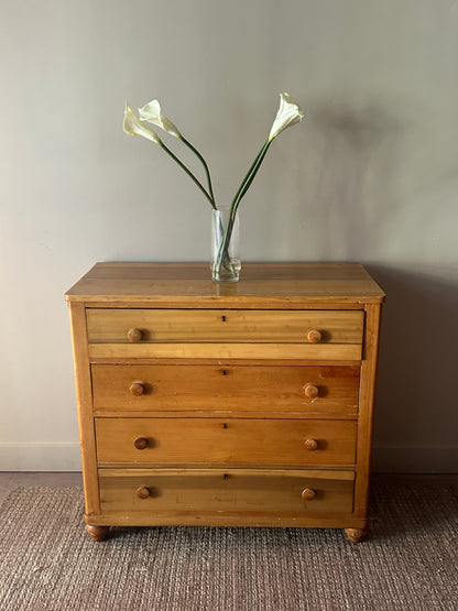 Pine dresser