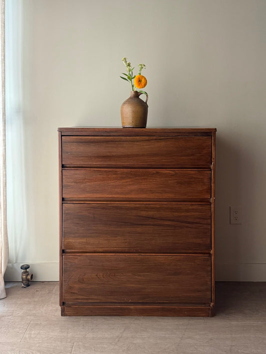 Tomlinson stained pine dresser