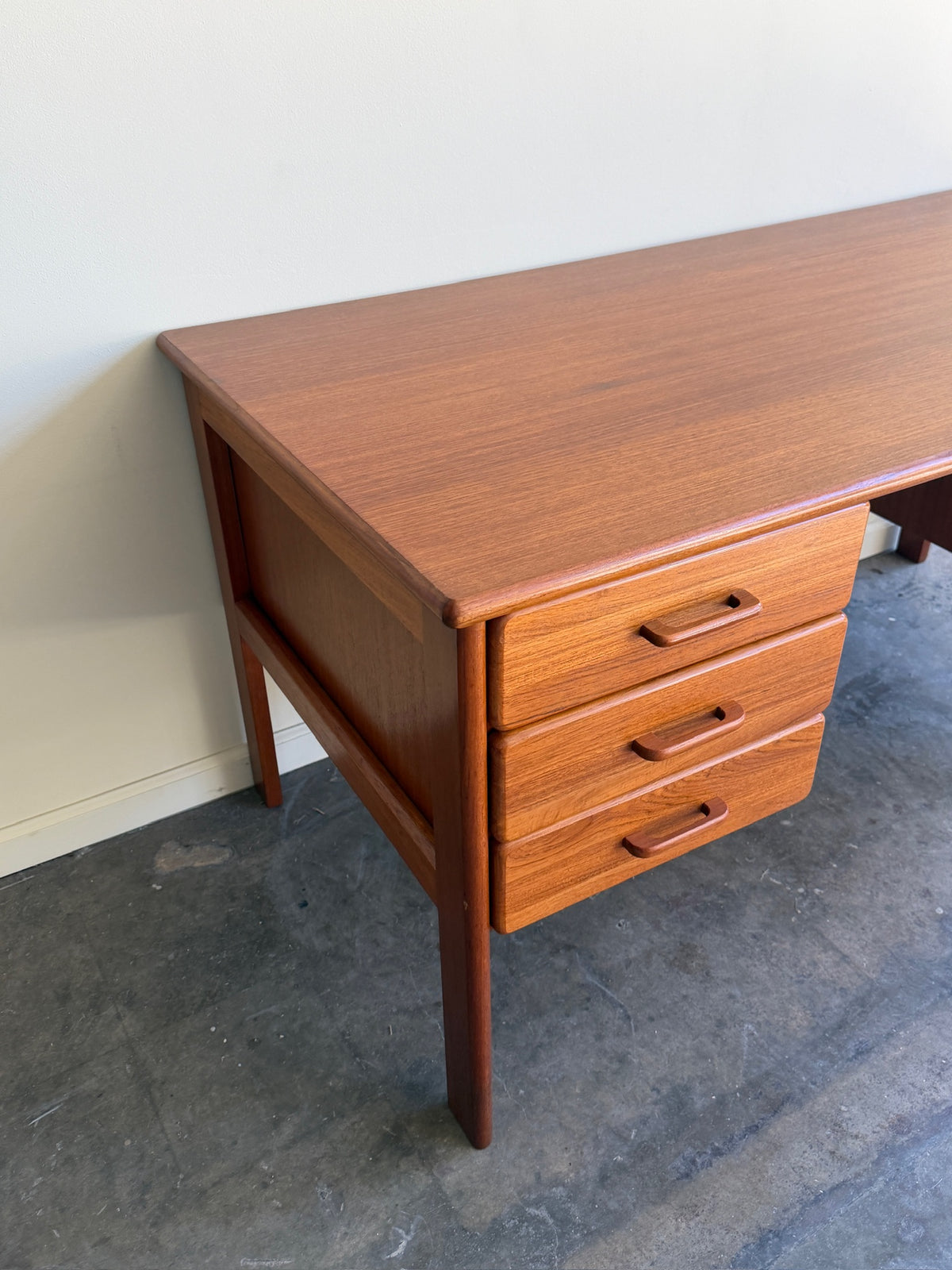 Domino Mobler Teak Desk