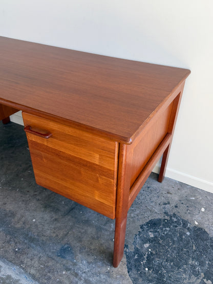 Domino Mobler Teak Desk