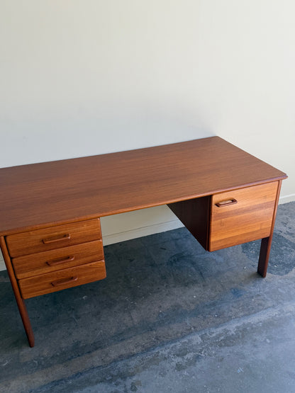 Domino Mobler Teak Desk
