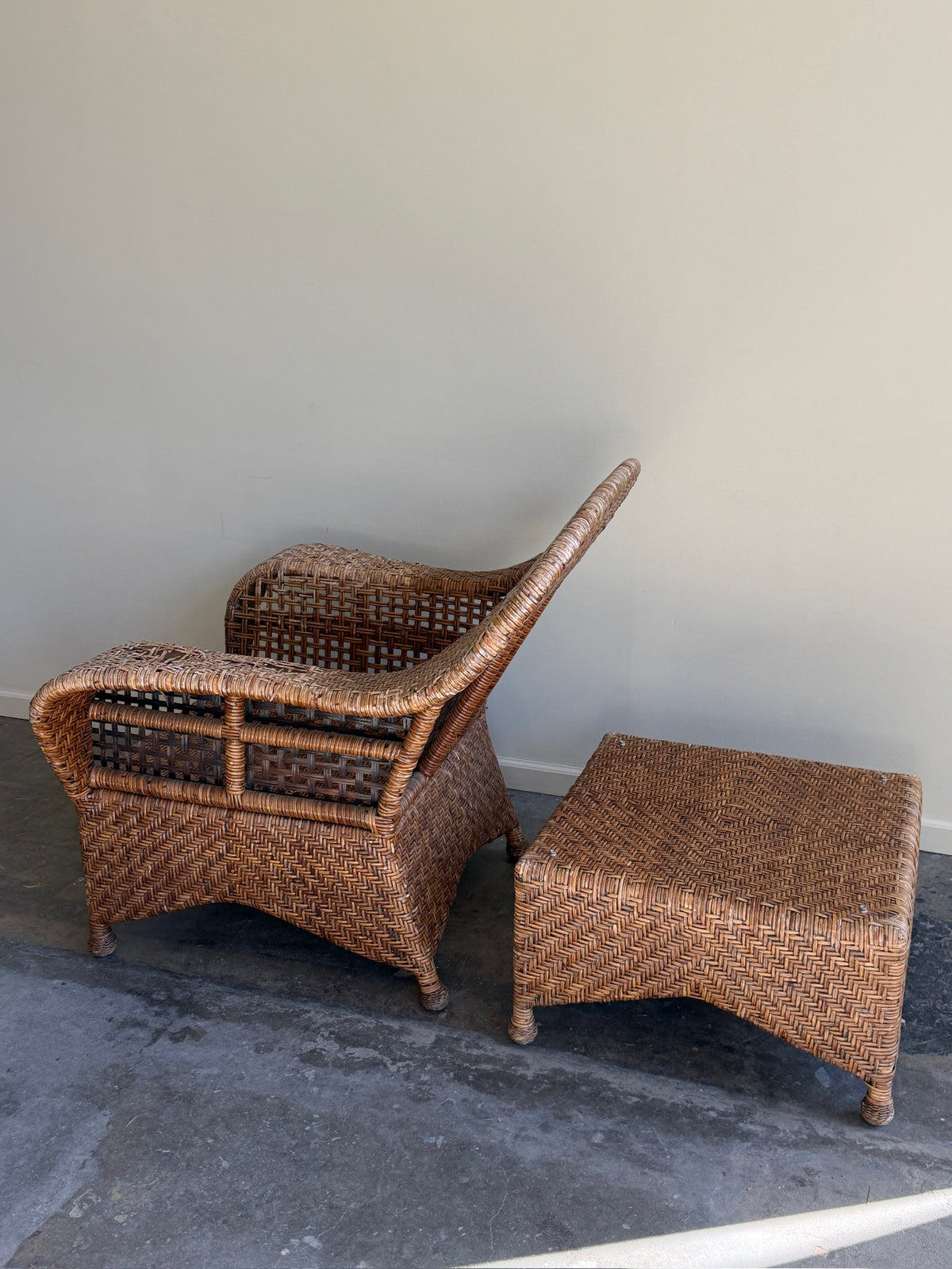 Rattan chair with ottoman
